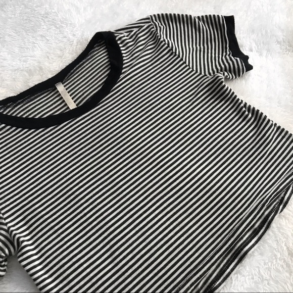 SOLD: Black Striped Cropped Tee - Picture 3 of 6